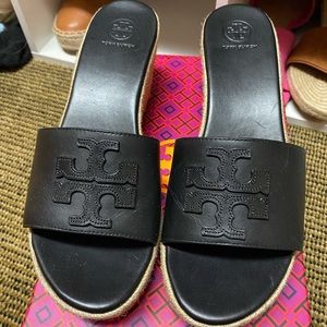 Never worn Tory Burch Weston wedge espadrille slide